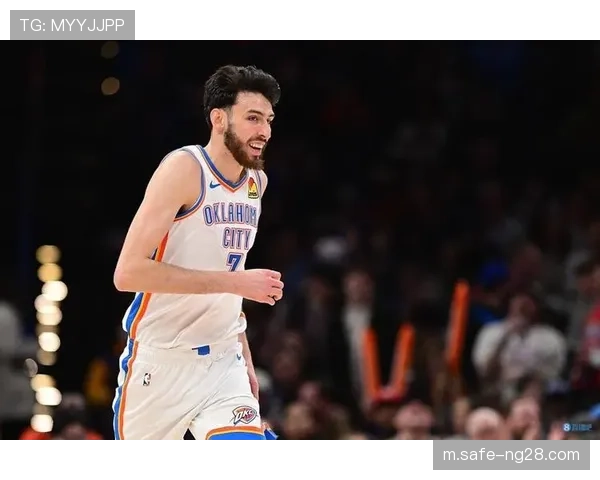 霍姆格伦贡献8分2帽 年轻内线展现防守天赋